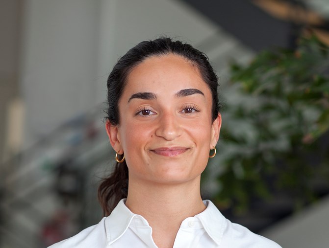 Portræt af Rozita Khalilian
